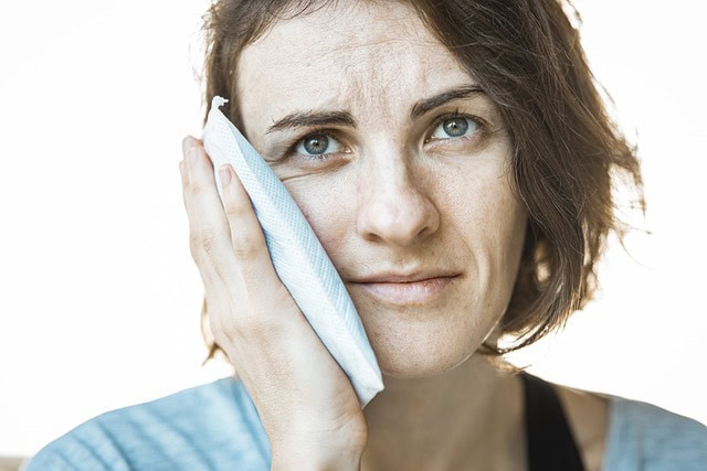 girl 5661745 640 Diş Ağrısı