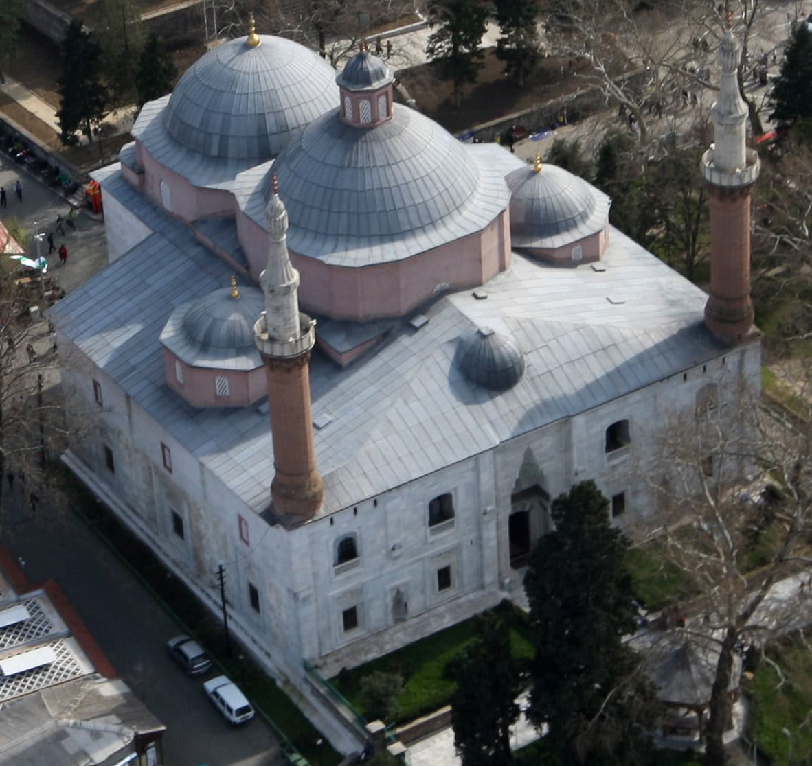 Bursa Yeşil Cami Uzaktan Çekilmiş Fotoğrafı