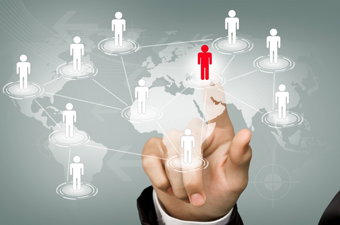 businessman touching red icon connected scaled Her Dilden İnsanla İletişim Kurmak